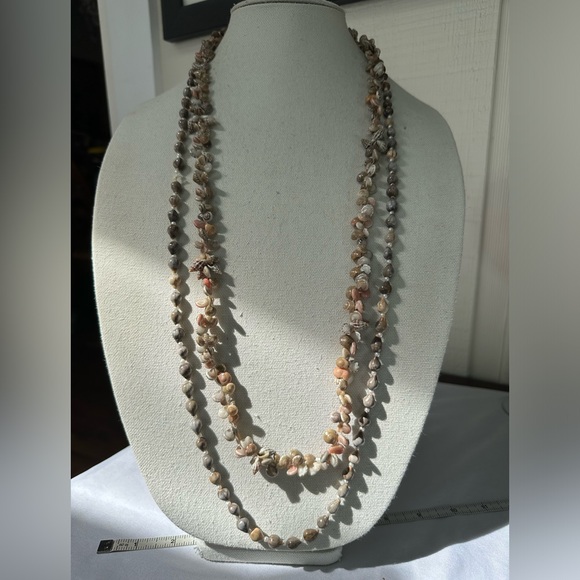 Vintage shell and nut statement necklaces - Picture 9 of 9
